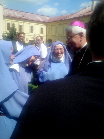 Maránske sestry a biskup Stanislav Stolárik